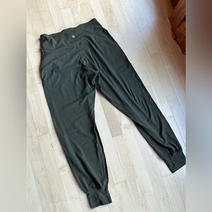 You align joggers